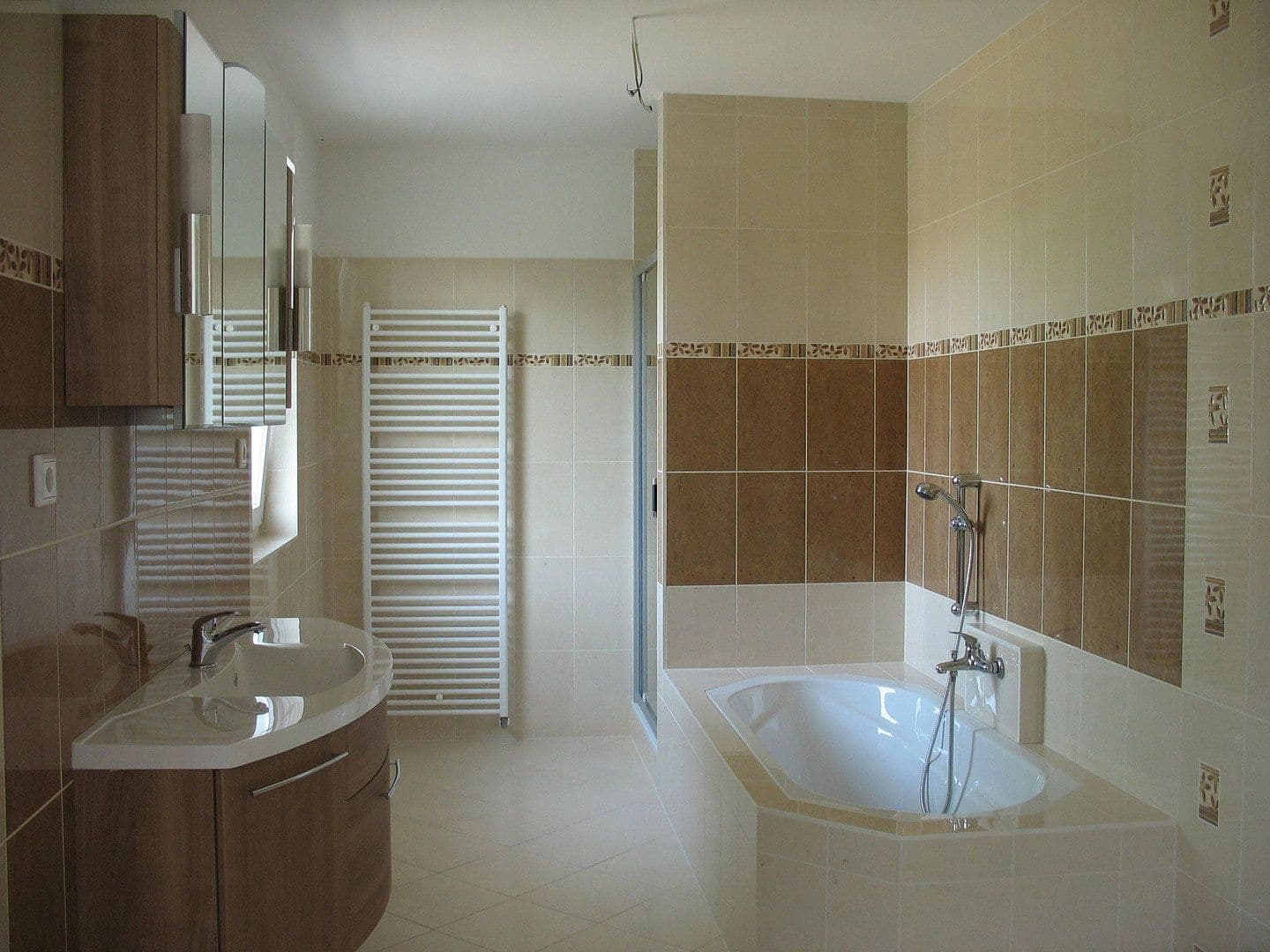 Predaj domu 560 m², pozemok 1.000 m², Berlin, Berlín Predaj domu 560 m², pozemok 1.000 m², Berlin, Berlín