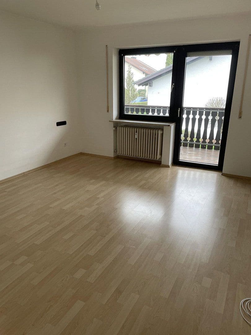 Prenájom bytu 4-izbový 108 m², Hans-Carossastrasse, Mainburg, Bavorsko Prenájom bytu 4-izbový 108 m², Hans-Carossastrasse, Mainburg, Bavorsko