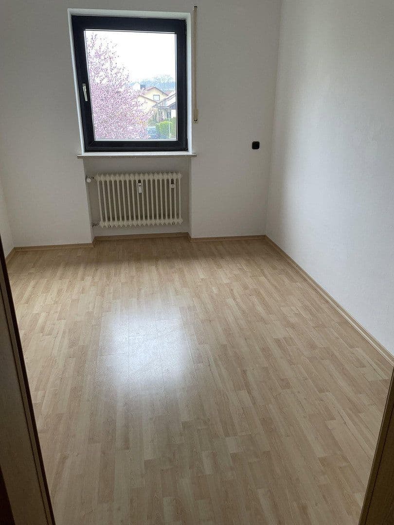 Prenájom bytu 4-izbový 108 m², Hans-Carossastrasse, Mainburg, Bavorsko Prenájom bytu 4-izbový 108 m², Hans-Carossastrasse, Mainburg, Bavorsko
