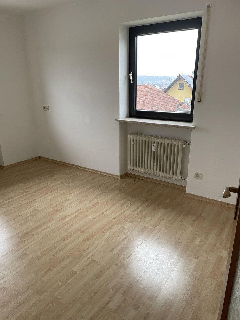 Prenájom bytu 4-izbový 108 m², Hans-Carossastrasse, Mainburg, Bavorsko Prenájom bytu 4-izbový 108 m², Hans-Carossastrasse, Mainburg, Bavorsko