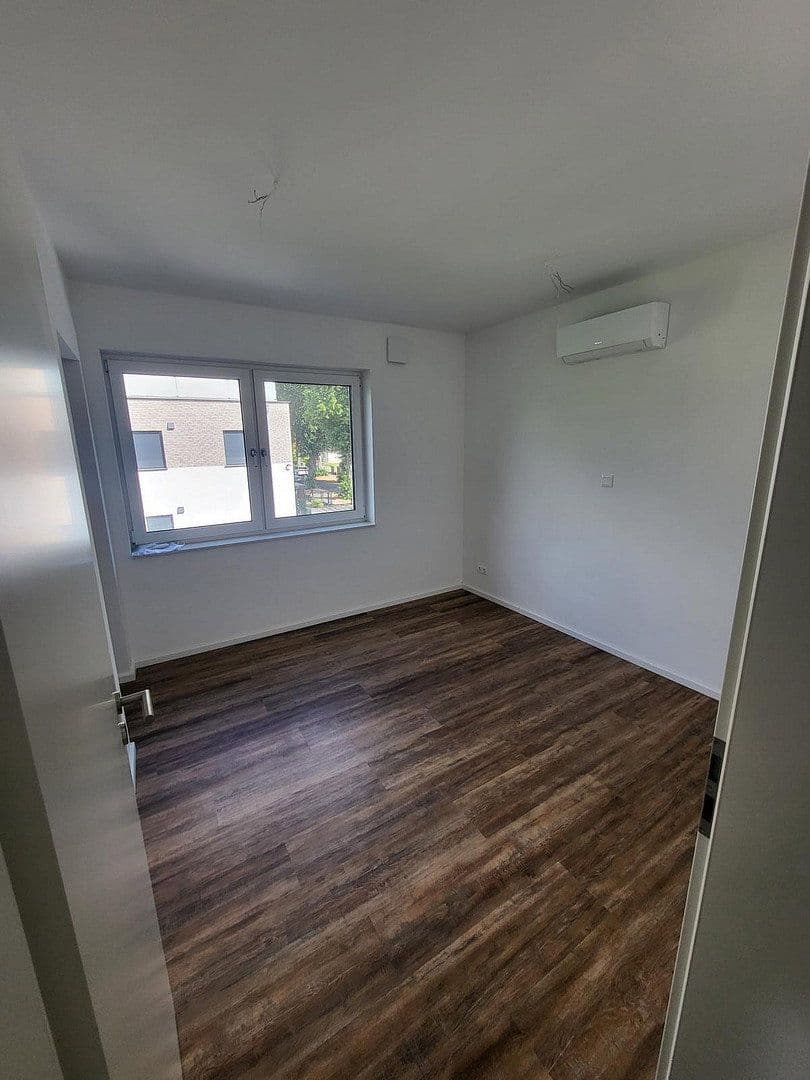 Predaj domu 165 m², pozemok 438 m², Kochstraße 40a, Falkensee, Brandenbursko Predaj domu 165 m², pozemok 438 m², Kochstraße 40a, Falkensee, Brandenbursko