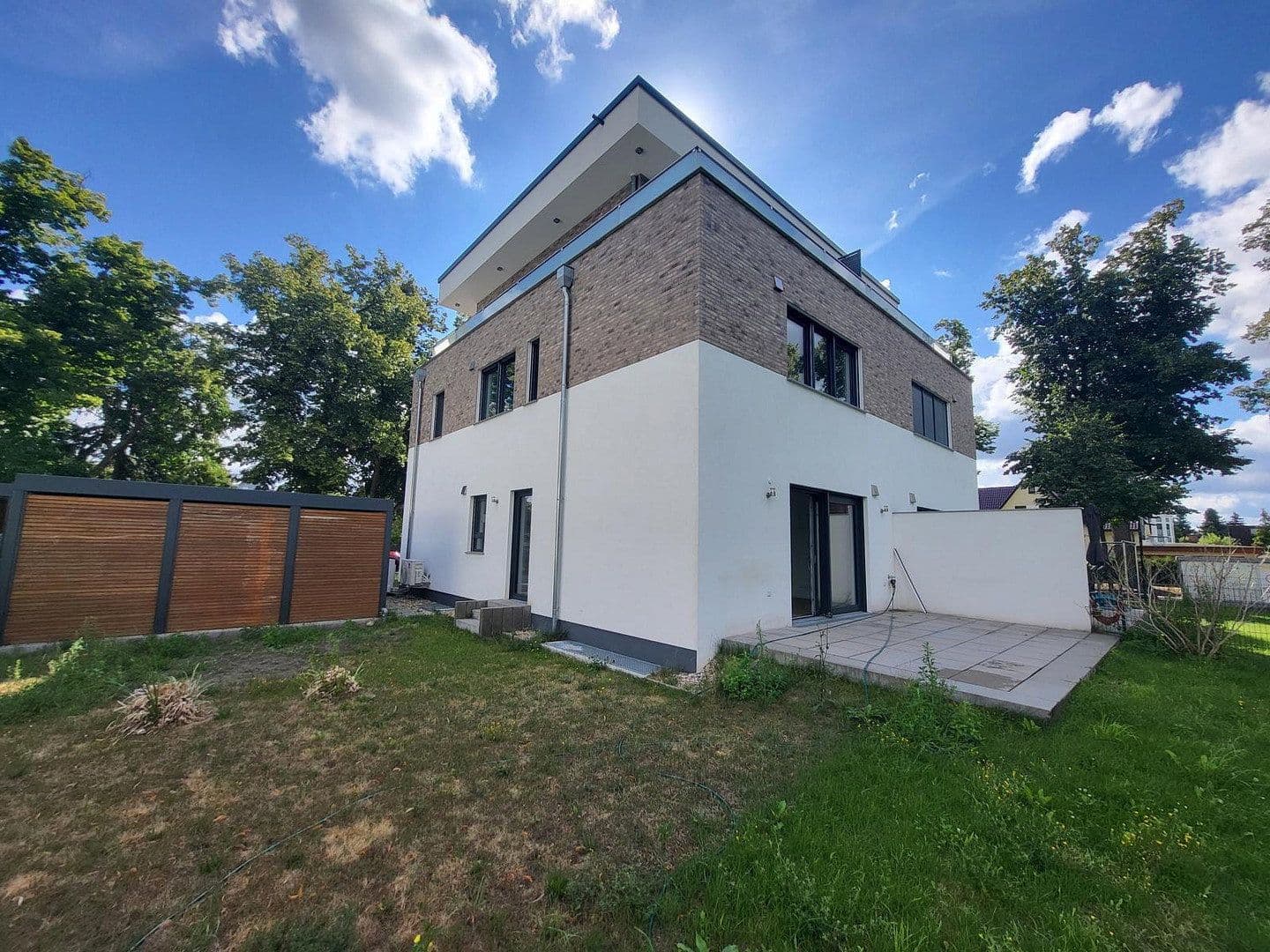 Predaj domu 165 m², pozemok 438 m², Kochstraße 40a, Falkensee, Brandenbursko Predaj domu 165 m², pozemok 438 m², Kochstraße 40a, Falkensee, Brandenbursko