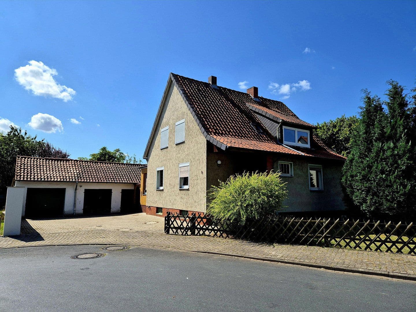 Predaj domu 140 m², pozemok 747 m², Peine, Dolné Sasko Predaj domu 140 m², pozemok 747 m², Peine, Dolné Sasko