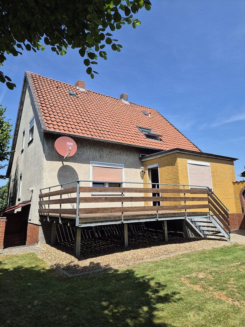Predaj domu 140 m², pozemok 747 m², Peine, Dolné Sasko Predaj domu 140 m², pozemok 747 m², Peine, Dolné Sasko