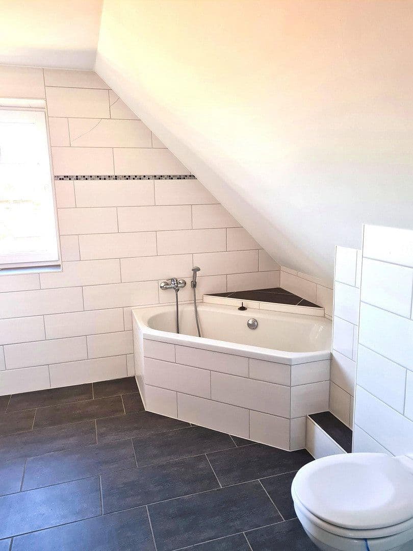 Prenájom bytu 3-izbový 110 m², Lohe-Rickelshof, Šlezvicko-Holštajnsko Prenájom bytu 3-izbový 110 m², Lohe-Rickelshof, Šlezvicko-Holštajnsko
