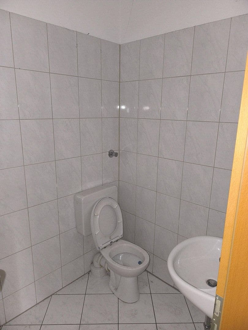 Prenájom bytu 3-izbový 105 m², Hanielstraße 31, Essen, Severné Porýnie - Westfálsko Prenájom bytu 3-izbový 105 m², Hanielstraße 31, Essen, Severné Porýnie - Westfálsko