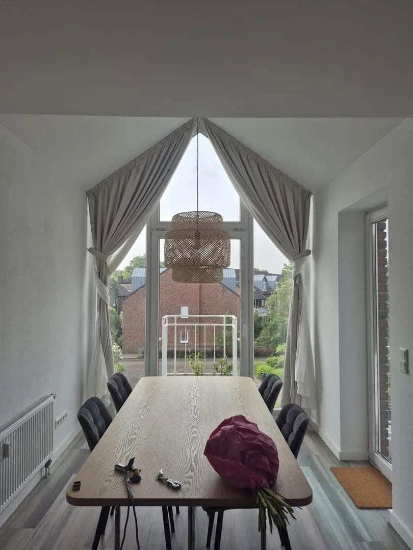 Prenájom bytu 2-izbový 38 m², Rheinbrohler Weg 26, Düsseldorf, Severné Porýnie - Westfálsko Prenájom bytu 2-izbový 38 m², Rheinbrohler Weg 26, Düsseldorf, Severné Porýnie - Westfálsko