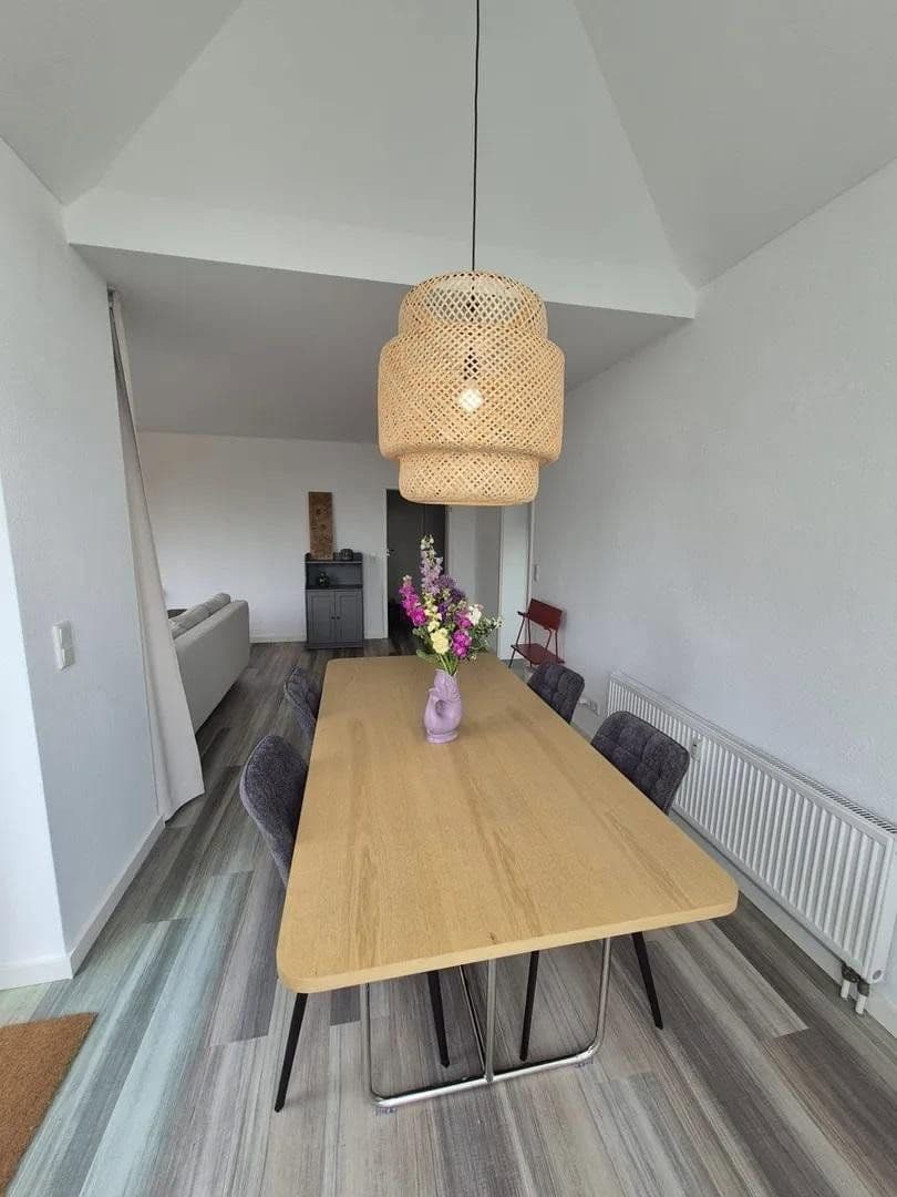 Prenájom bytu 2-izbový 38 m², Rheinbrohler Weg 26, Düsseldorf, Severné Porýnie - Westfálsko Prenájom bytu 2-izbový 38 m², Rheinbrohler Weg 26, Düsseldorf, Severné Porýnie - Westfálsko