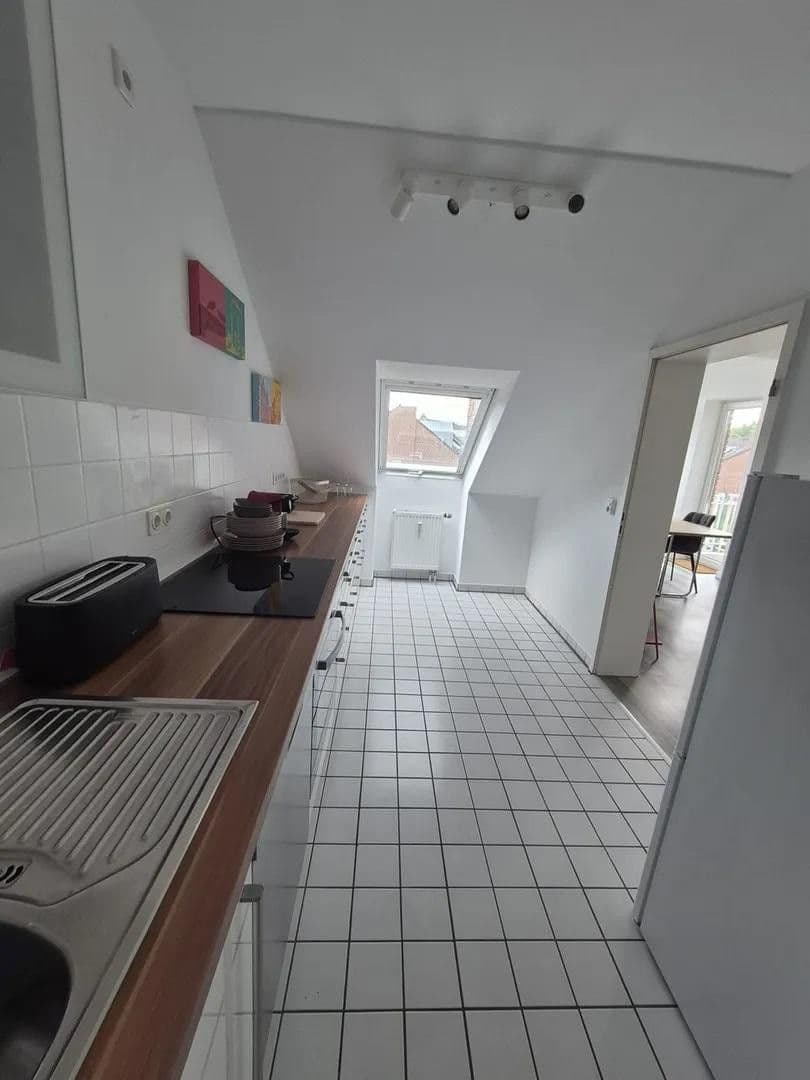 Prenájom bytu 2-izbový 38 m², Rheinbrohler Weg 26, Düsseldorf, Severné Porýnie - Westfálsko Prenájom bytu 2-izbový 38 m², Rheinbrohler Weg 26, Düsseldorf, Severné Porýnie - Westfálsko