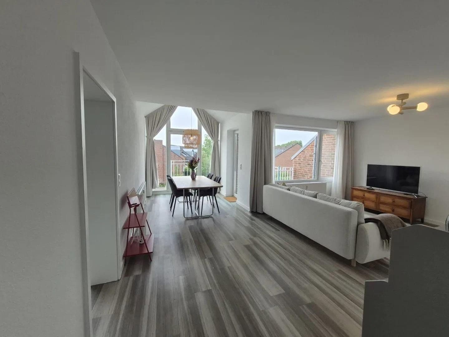 Prenájom bytu 2-izbový 38 m², Rheinbrohler Weg 26, Düsseldorf, Severné Porýnie - Westfálsko Prenájom bytu 2-izbový 38 m², Rheinbrohler Weg 26, Düsseldorf, Severné Porýnie - Westfálsko