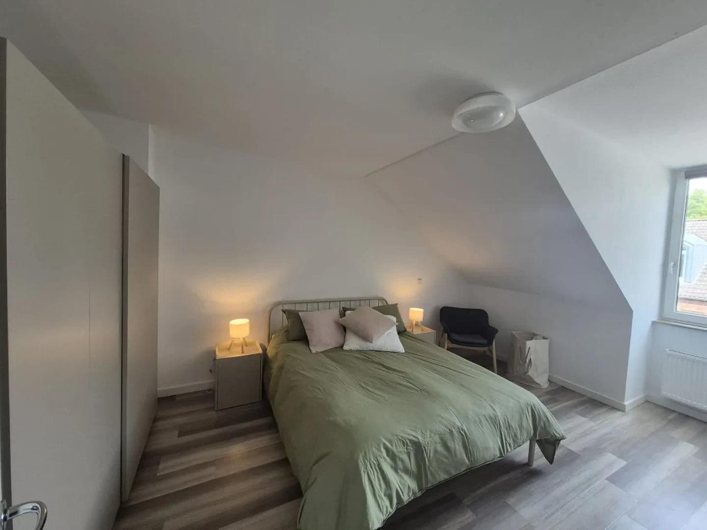 Prenájom bytu 2-izbový 38 m², Rheinbrohler Weg 26, Düsseldorf, Severné Porýnie - Westfálsko Prenájom bytu 2-izbový 38 m², Rheinbrohler Weg 26, Düsseldorf, Severné Porýnie - Westfálsko