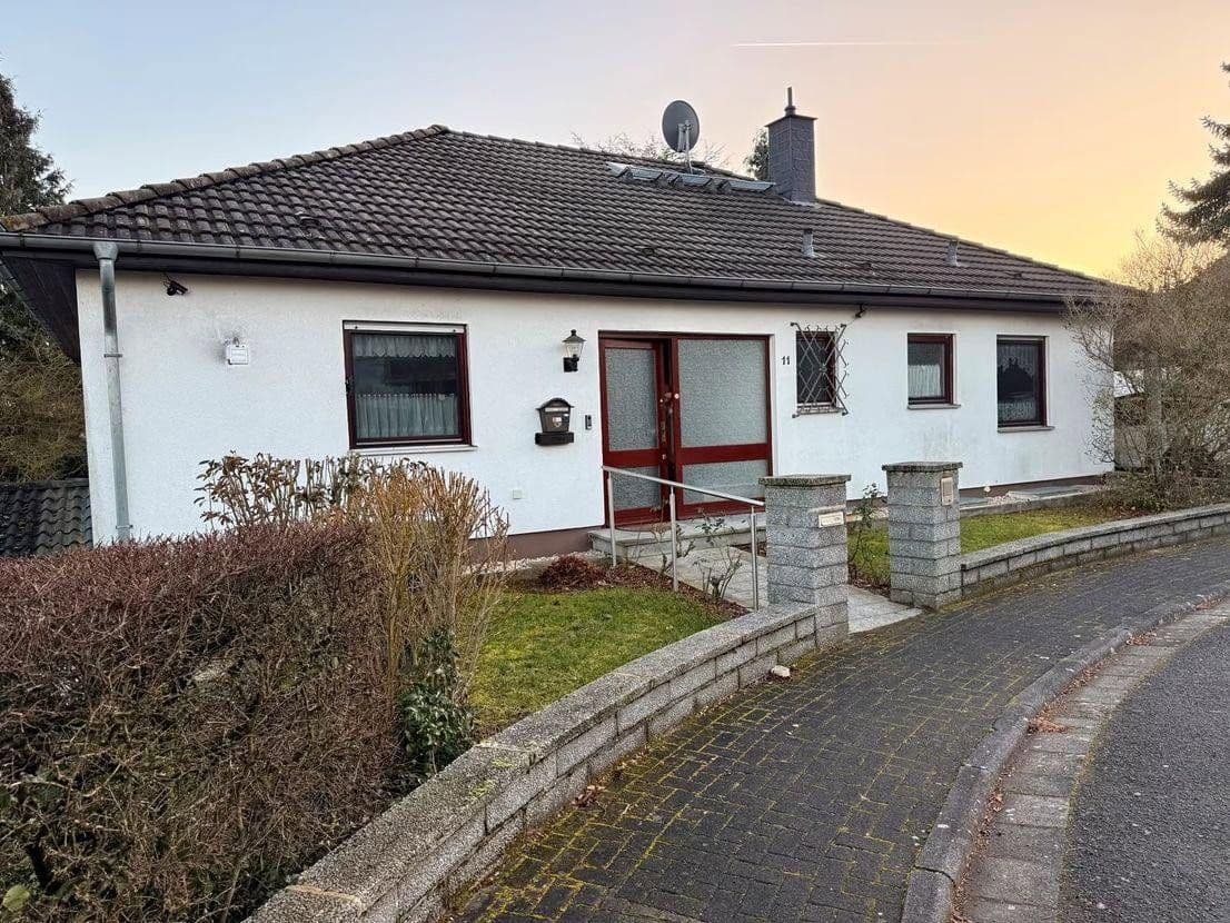 Predaj domu 219 m², pozemok 1.001 m², Weilstrasse 11, Wetzlar, Hesensko Predaj domu 219 m², pozemok 1.001 m², Weilstrasse 11, Wetzlar, Hesensko