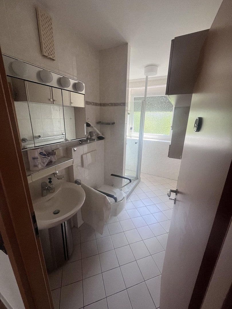 Prenájom bytu 2-izbový 75 m², Hannover, Dolné Sasko Prenájom bytu 2-izbový 75 m², Hannover, Dolné Sasko