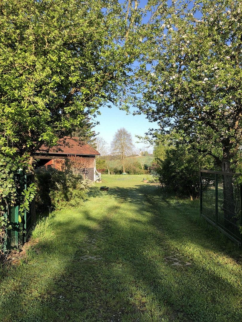 Predaj domu 204 m², pozemok 5.500 m², Weinbergstraße 5, Schönau, Bavorsko Predaj domu 204 m², pozemok 5.500 m², Weinbergstraße 5, Schönau, Bavorsko