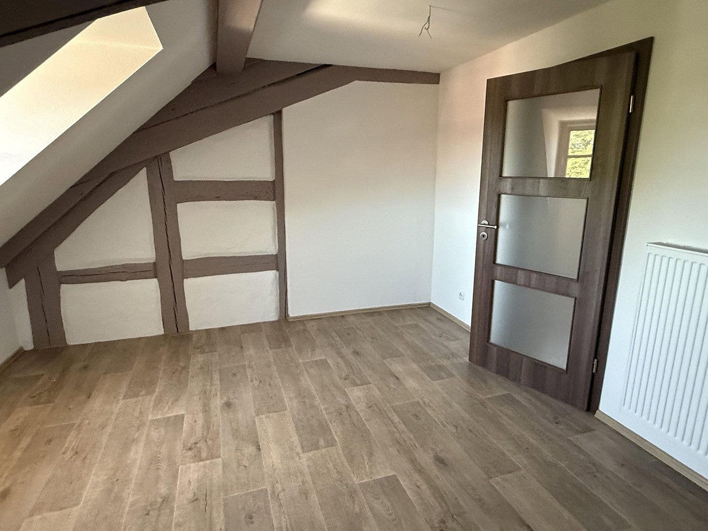 Prenájom bytu 3-izbový 120 m², Uehlfeld, Bavorsko Prenájom bytu 3-izbový 120 m², Uehlfeld, Bavorsko