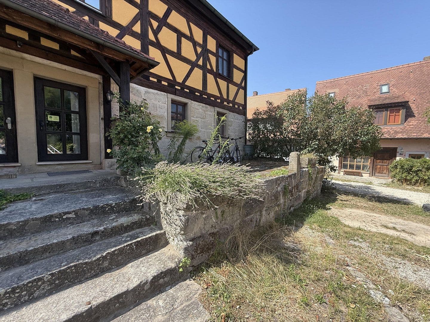 Prenájom bytu 3-izbový 120 m², Uehlfeld, Bavorsko Prenájom bytu 3-izbový 120 m², Uehlfeld, Bavorsko