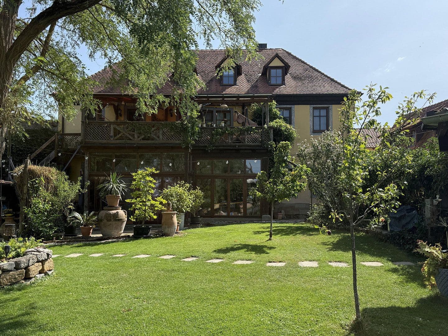 Prenájom bytu 3-izbový 120 m², Uehlfeld, Bavorsko Prenájom bytu 3-izbový 120 m², Uehlfeld, Bavorsko