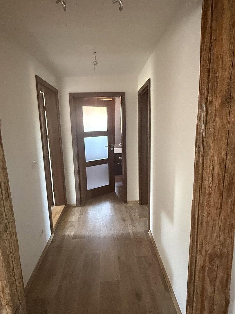 Prenájom bytu 3-izbový 120 m², Uehlfeld, Bavorsko Prenájom bytu 3-izbový 120 m², Uehlfeld, Bavorsko