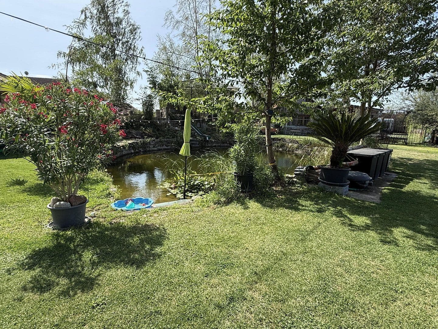 Prenájom bytu 3-izbový 120 m², Uehlfeld, Bavorsko Prenájom bytu 3-izbový 120 m², Uehlfeld, Bavorsko