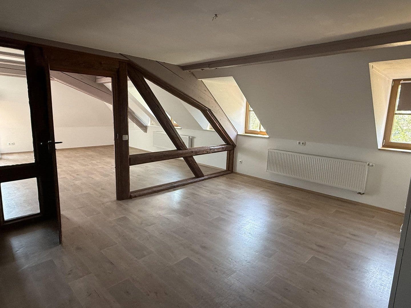 Prenájom bytu 3-izbový 120 m², Uehlfeld, Bavorsko Prenájom bytu 3-izbový 120 m², Uehlfeld, Bavorsko
