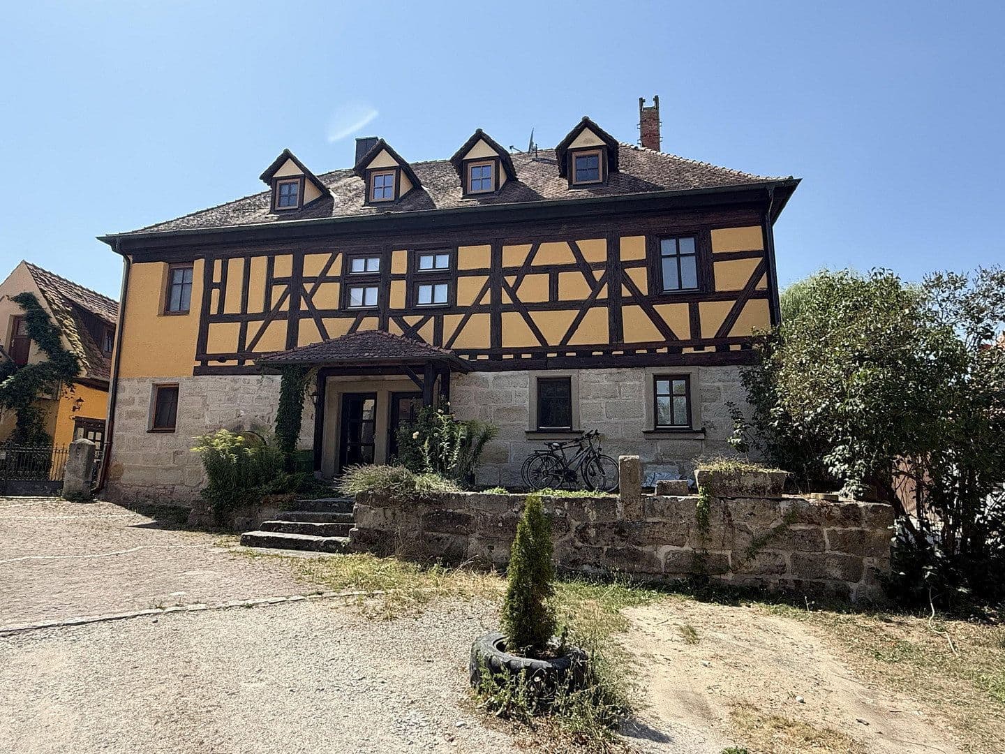 Prenájom bytu 3-izbový 120 m², Uehlfeld, Bavorsko Prenájom bytu 3-izbový 120 m², Uehlfeld, Bavorsko