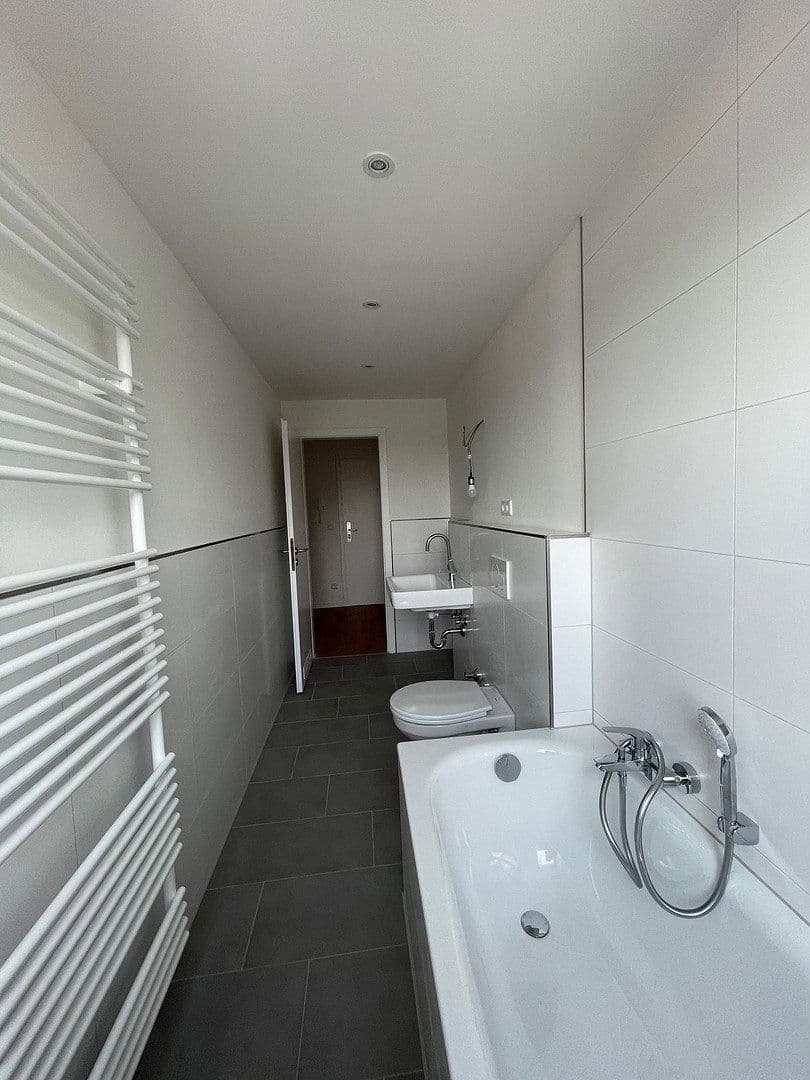 Prenájom bytu 2-izbový 77 m², Feldstr. 1, Meerbusch, Severné Porýnie - Westfálsko Prenájom bytu 2-izbový 77 m², Feldstr. 1, Meerbusch, Severné Porýnie - Westfálsko