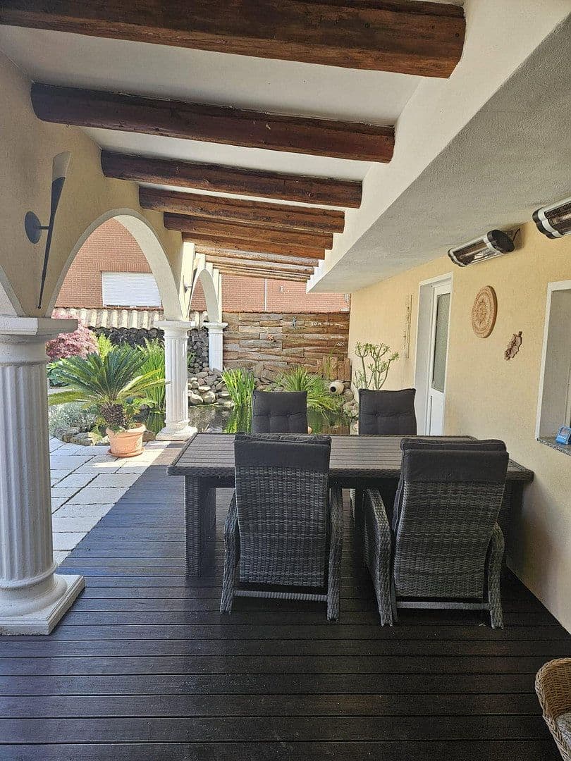 Predaj domu 170 m², pozemok 895 m², Wanzleben-Börde, Sasko-Anhaltsko Predaj domu 170 m², pozemok 895 m², Wanzleben-Börde, Sasko-Anhaltsko