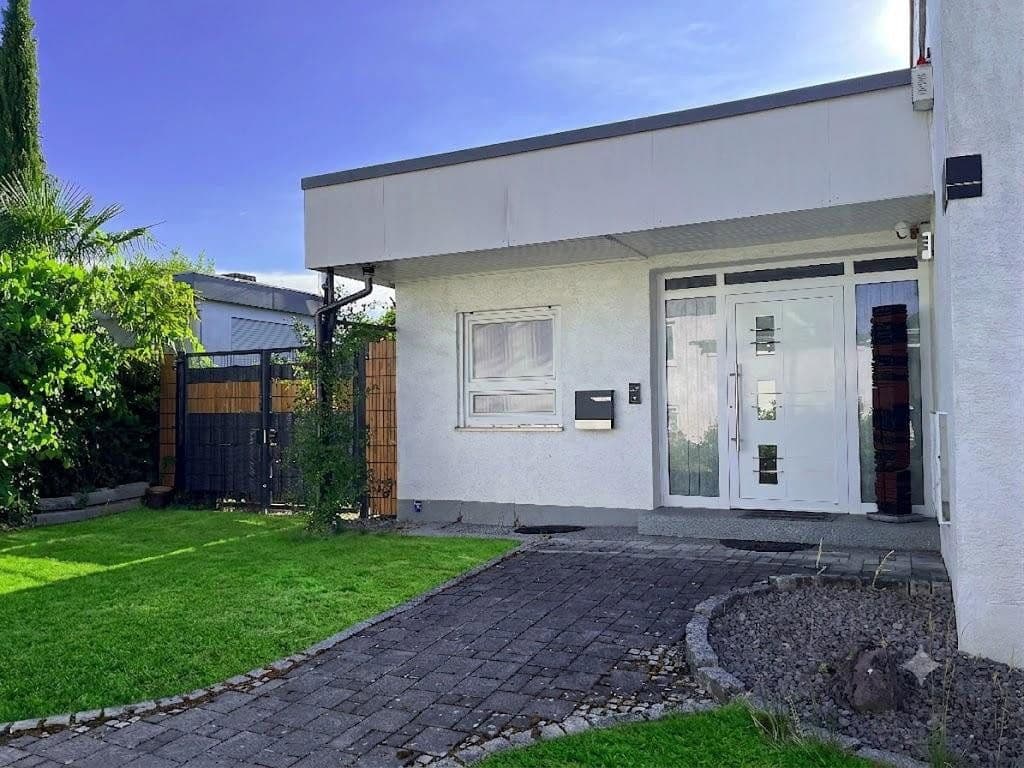 Predaj domu 133 m², pozemok 475 m², Offenburg, Bádensko-Wurttembersko Predaj domu 133 m², pozemok 475 m², Offenburg, Bádensko-Wurttembersko