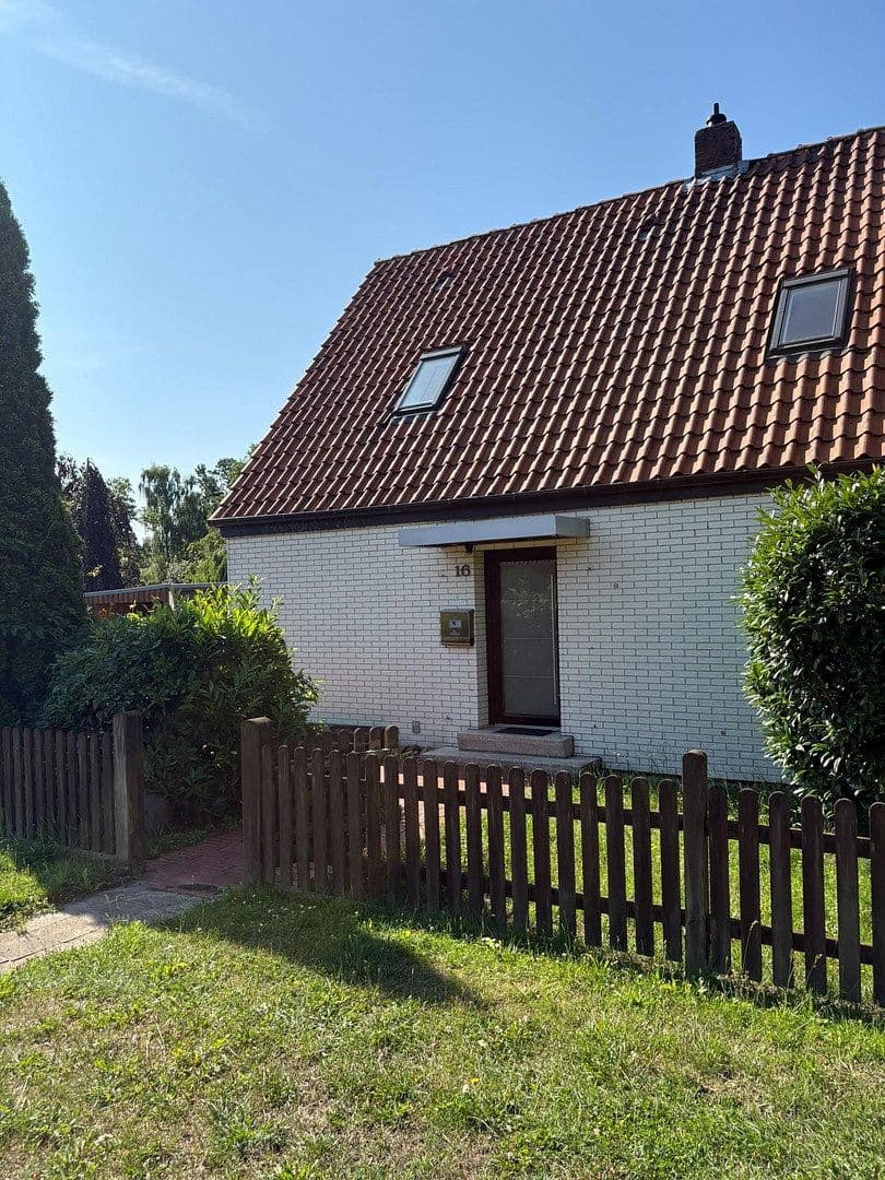 Predaj domu 90 m², pozemok 1.416 m², Neustadt am Rübenberge, Dolné Sasko Predaj domu 90 m², pozemok 1.416 m², Neustadt am Rübenberge, Dolné Sasko