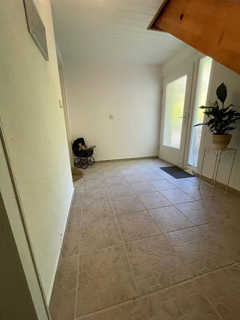 Predaj domu 258 m², pozemok 728 m², Stegen, Bádensko-Wurttembersko Predaj domu 258 m², pozemok 728 m², Stegen, Bádensko-Wurttembersko