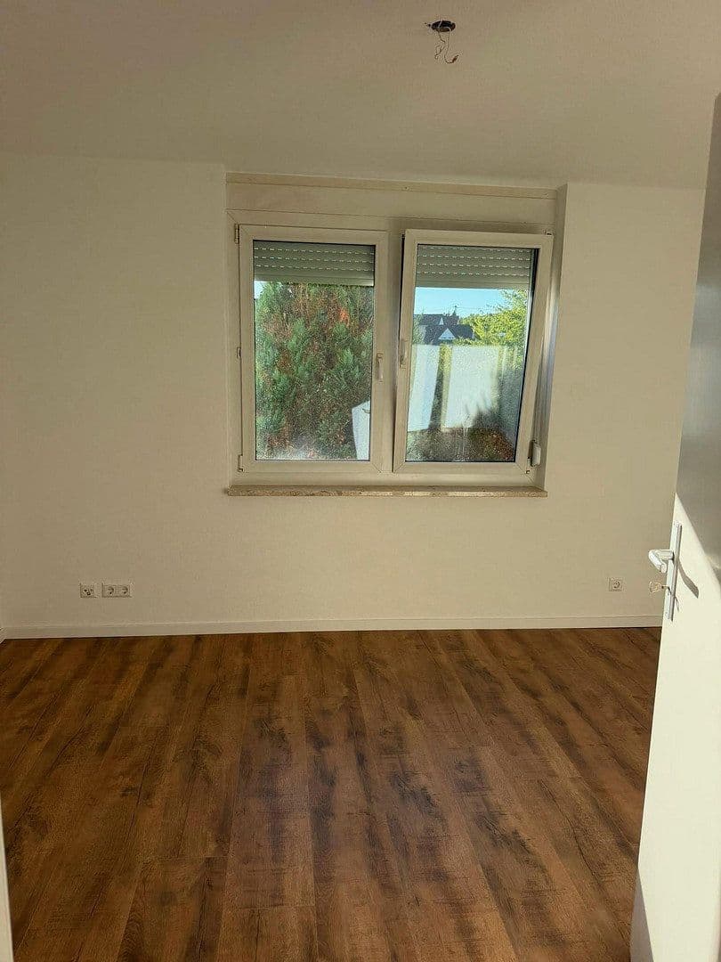 Prenájom bytu 3-izbový 88 m², Luttinger Straße 30a, Laufenburg (Baden), Bádensko-Wurttembersko Prenájom bytu 3-izbový 88 m², Luttinger Straße 30a, Laufenburg (Baden), Bádensko-Wurttembersko