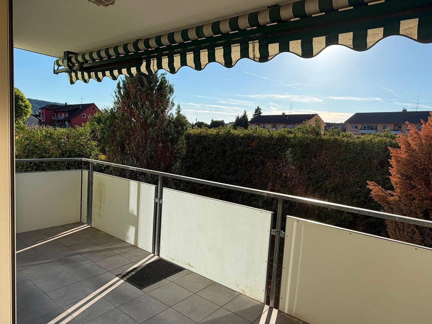 Prenájom bytu 3-izbový 88 m², Luttinger Straße 30a, Laufenburg (Baden), Bádensko-Wurttembersko Prenájom bytu 3-izbový 88 m², Luttinger Straße 30a, Laufenburg (Baden), Bádensko-Wurttembersko