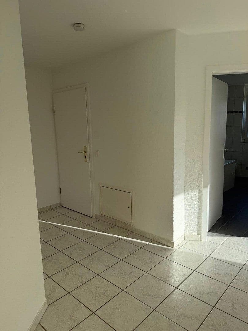 Prenájom bytu 3-izbový 88 m², Luttinger Straße 30a, Laufenburg (Baden), Bádensko-Wurttembersko Prenájom bytu 3-izbový 88 m², Luttinger Straße 30a, Laufenburg (Baden), Bádensko-Wurttembersko