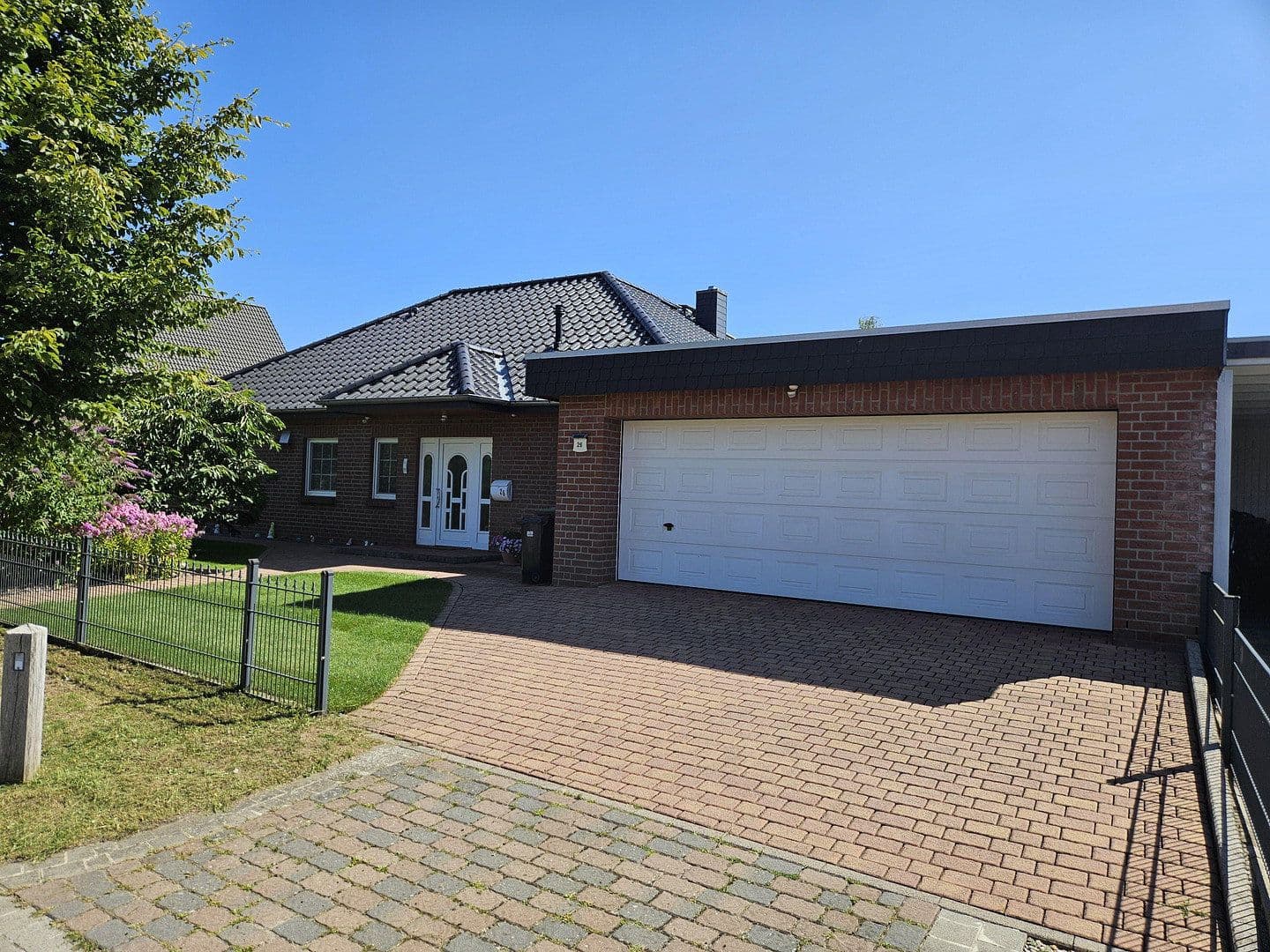 Predaj domu 135 m², pozemok 636 m², Rullstorf, Dolné Sasko Predaj domu 135 m², pozemok 636 m², Rullstorf, Dolné Sasko