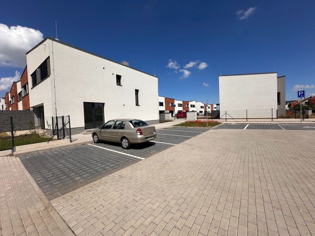 Prenájom nebytového priestoru 32 m², Hubačova, Praha, Praha Prenájom nebytového priestoru 32 m², Hubačova, Praha, Praha