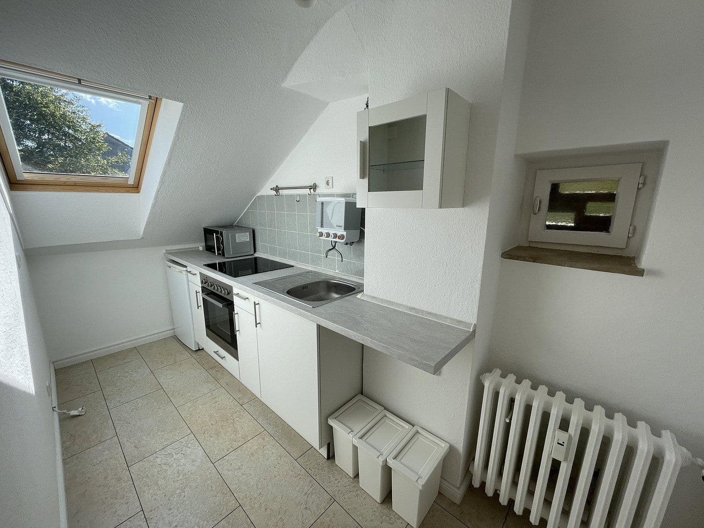 Prenájom bytu 1-izbový 25 m², Düsseldorf, Severné Porýnie - Westfálsko Prenájom bytu 1-izbový 25 m², Düsseldorf, Severné Porýnie - Westfálsko