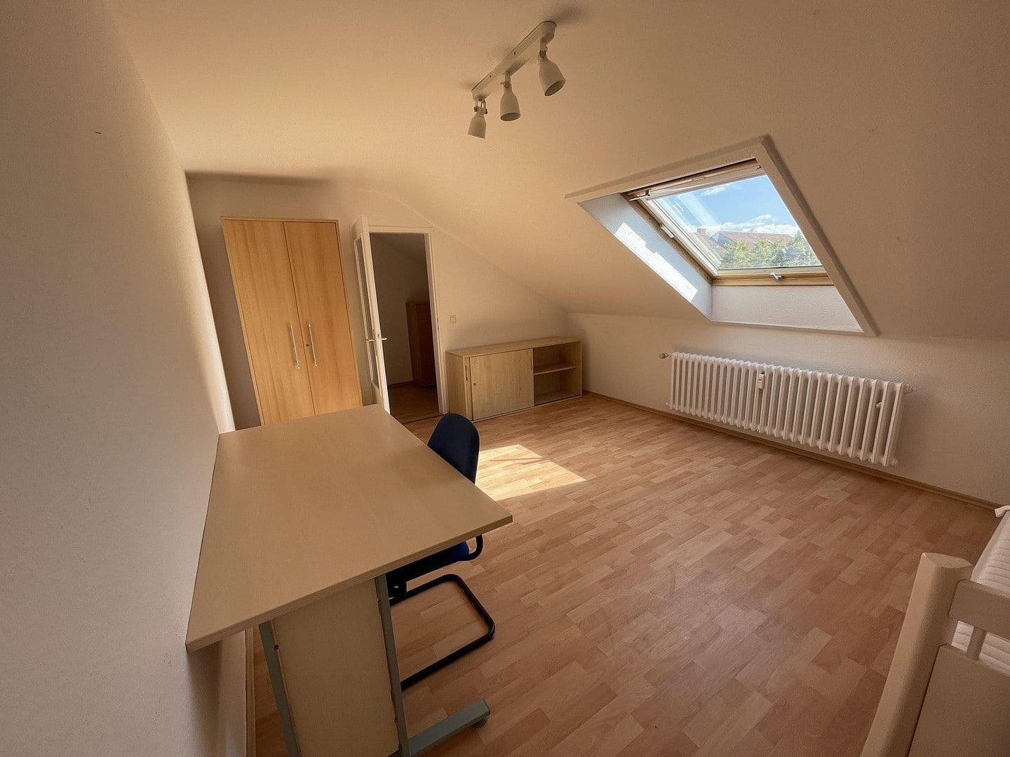 Prenájom bytu 1-izbový 25 m², Düsseldorf, Severné Porýnie - Westfálsko Prenájom bytu 1-izbový 25 m², Düsseldorf, Severné Porýnie - Westfálsko