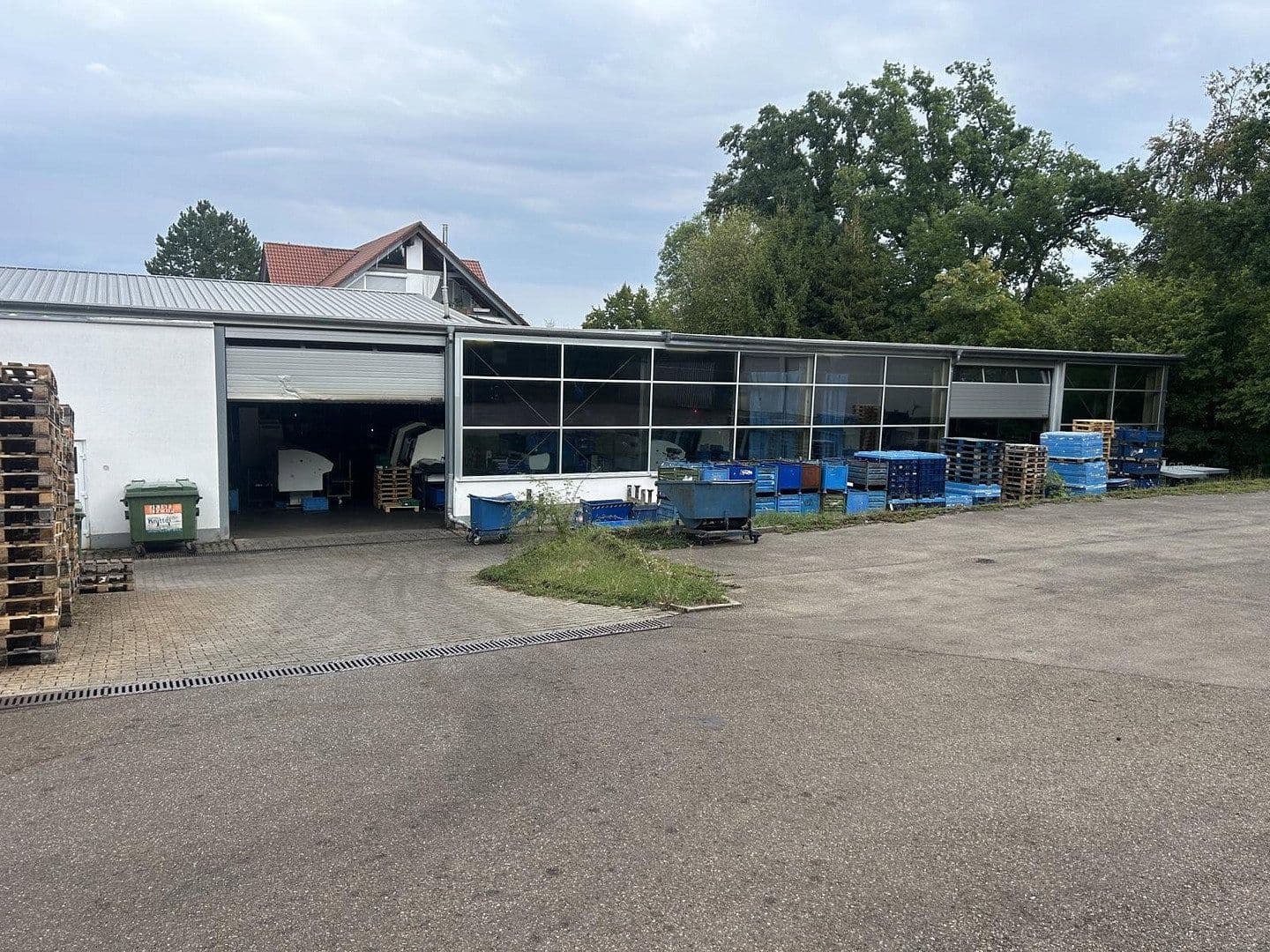 Prenájom nebytového priestoru 5.050 m², Illertissen, Bavorsko Prenájom nebytového priestoru 5.050 m², Illertissen, Bavorsko