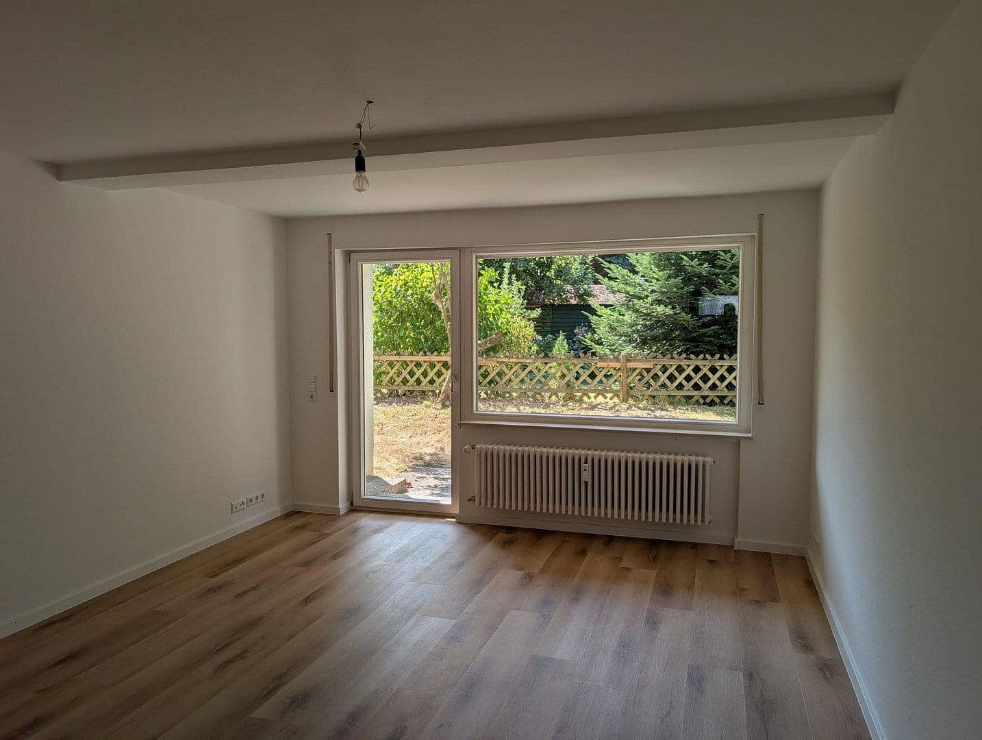 Prenájom bytu 2-izbový 82 m², Baden-Baden, Bádensko-Wurttembersko Prenájom bytu 2-izbový 82 m², Baden-Baden, Bádensko-Wurttembersko