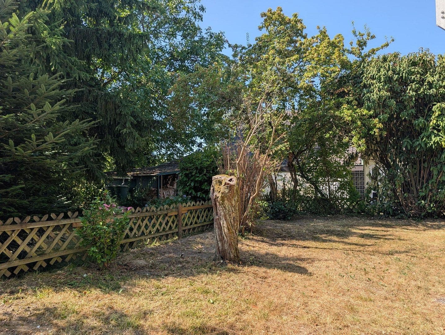 Prenájom bytu 2-izbový 82 m², Baden-Baden, Bádensko-Wurttembersko Prenájom bytu 2-izbový 82 m², Baden-Baden, Bádensko-Wurttembersko