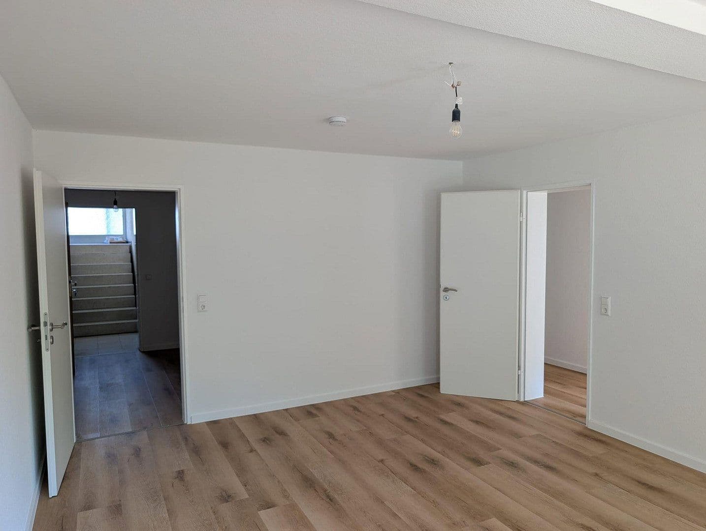 Prenájom bytu 2-izbový 82 m², Baden-Baden, Bádensko-Wurttembersko Prenájom bytu 2-izbový 82 m², Baden-Baden, Bádensko-Wurttembersko