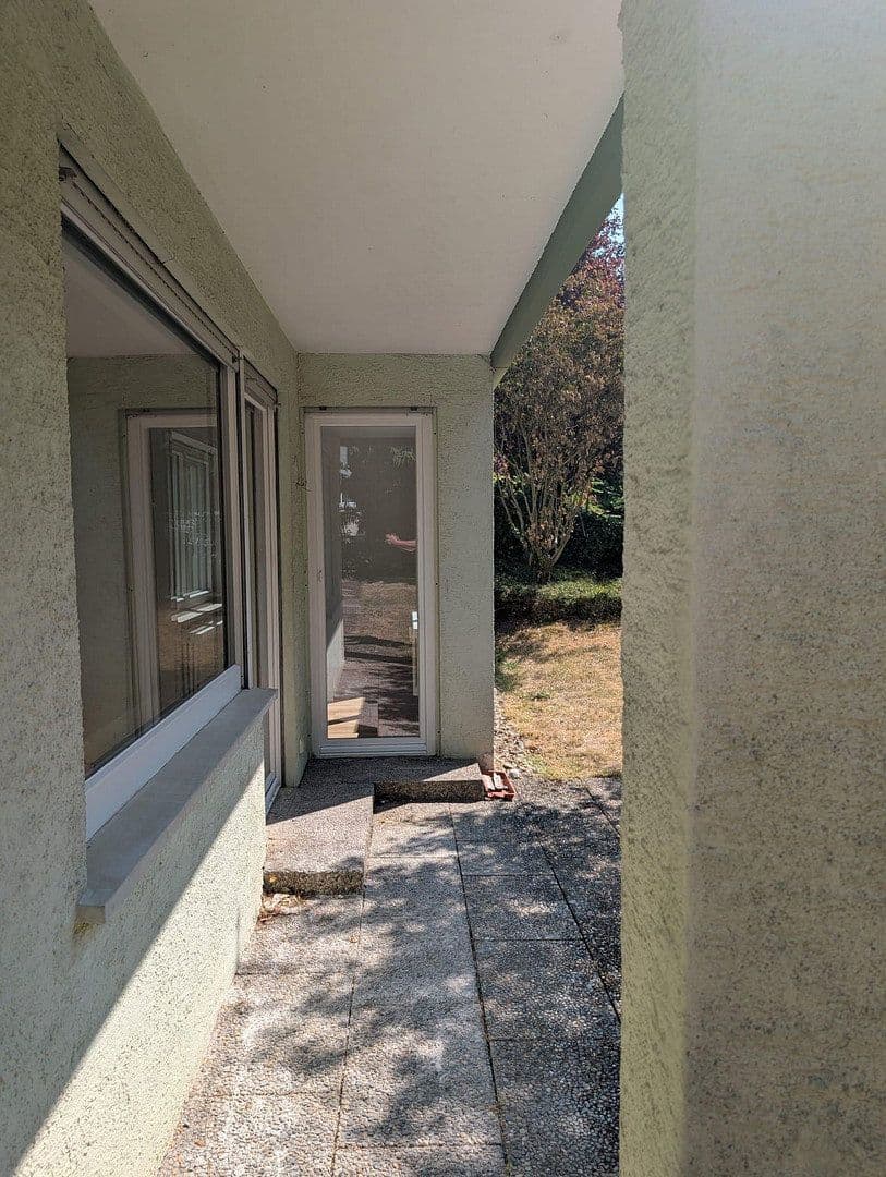 Prenájom bytu 2-izbový 82 m², Baden-Baden, Bádensko-Wurttembersko Prenájom bytu 2-izbový 82 m², Baden-Baden, Bádensko-Wurttembersko
