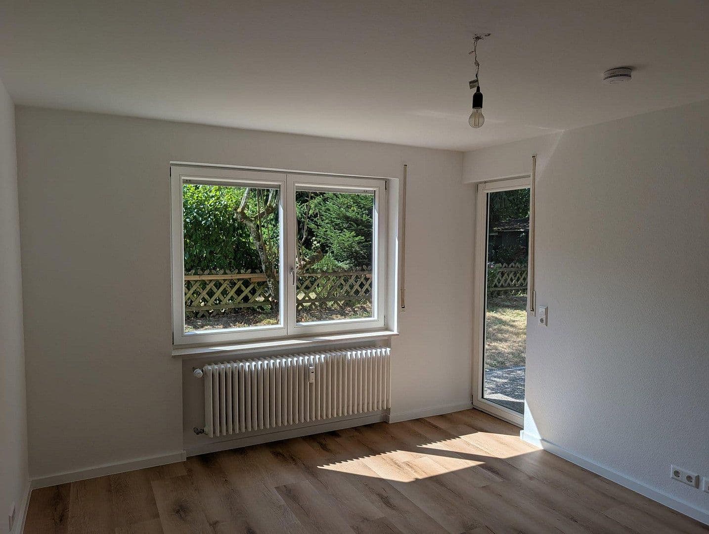 Prenájom bytu 2-izbový 82 m², Baden-Baden, Bádensko-Wurttembersko Prenájom bytu 2-izbový 82 m², Baden-Baden, Bádensko-Wurttembersko
