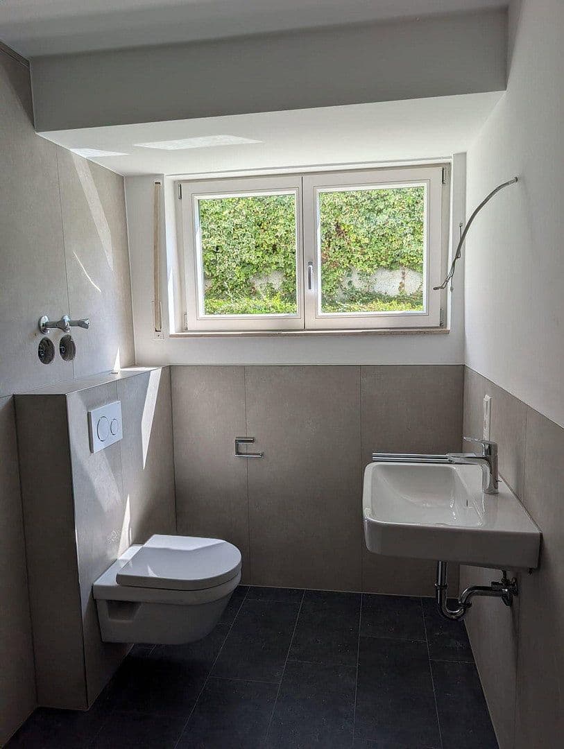 Prenájom bytu 2-izbový 82 m², Baden-Baden, Bádensko-Wurttembersko Prenájom bytu 2-izbový 82 m², Baden-Baden, Bádensko-Wurttembersko