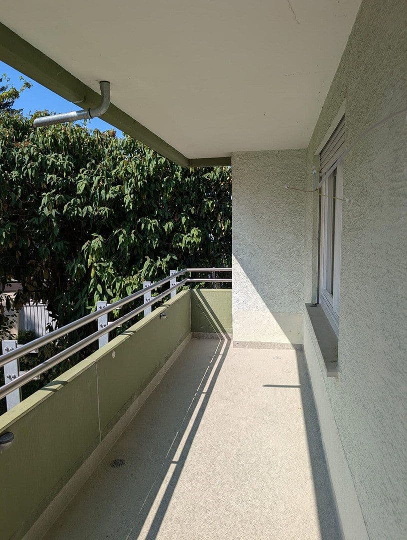 Prenájom bytu 3-izbový 82 m², Baden-Baden, Bádensko-Wurttembersko Prenájom bytu 3-izbový 82 m², Baden-Baden, Bádensko-Wurttembersko