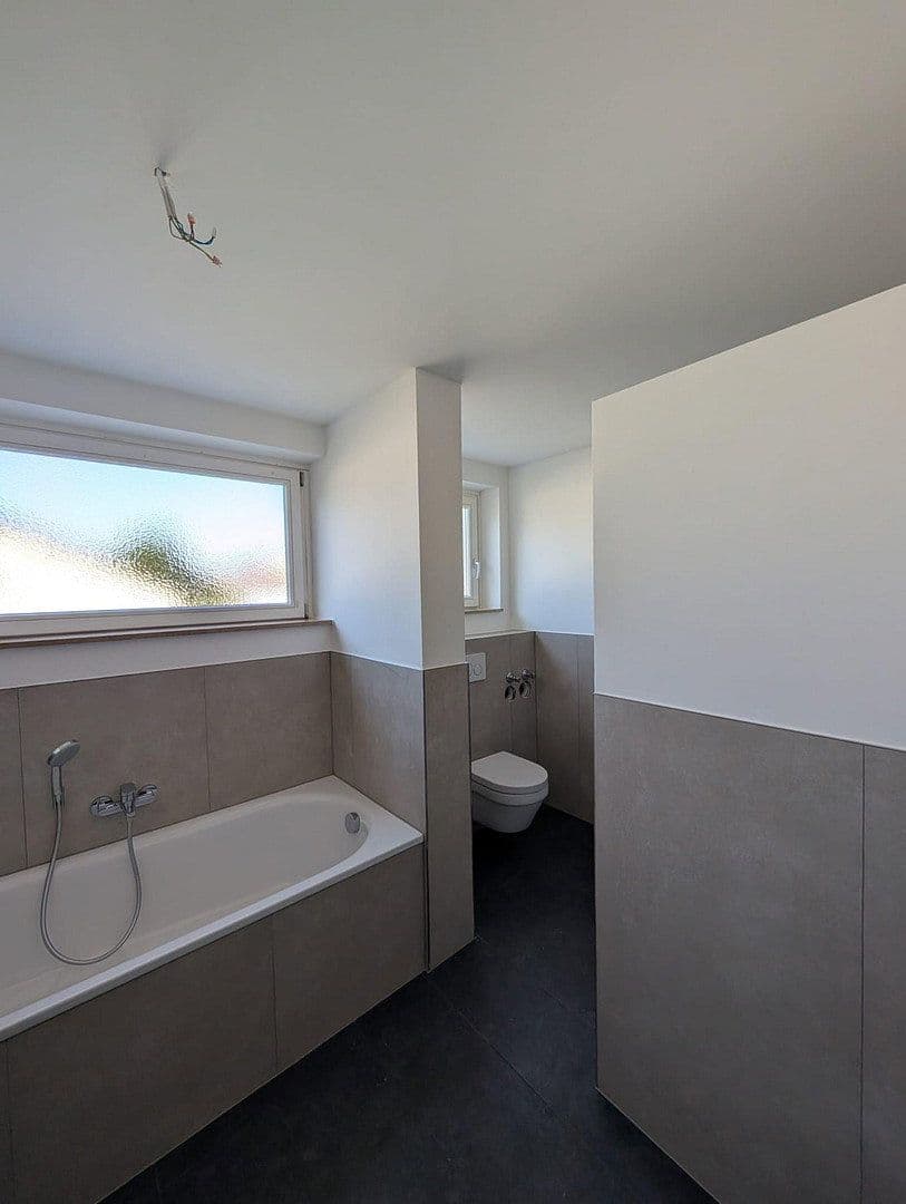 Prenájom bytu 3-izbový 82 m², Baden-Baden, Bádensko-Wurttembersko Prenájom bytu 3-izbový 82 m², Baden-Baden, Bádensko-Wurttembersko