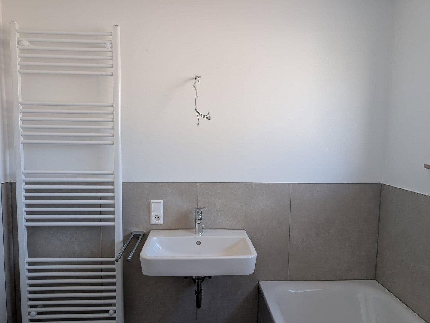 Prenájom bytu 3-izbový 82 m², Baden-Baden, Bádensko-Wurttembersko Prenájom bytu 3-izbový 82 m², Baden-Baden, Bádensko-Wurttembersko