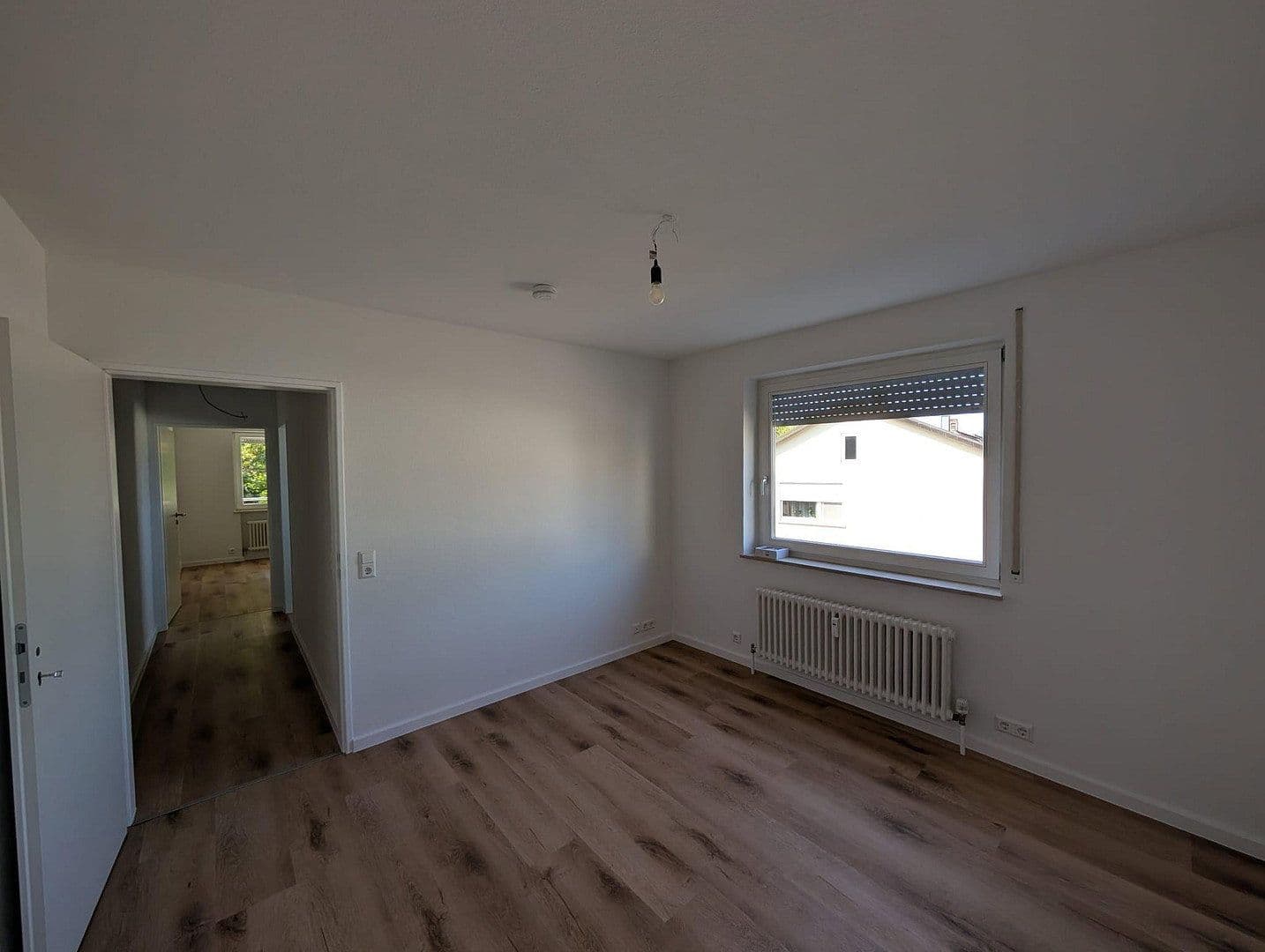 Prenájom bytu 3-izbový 82 m², Baden-Baden, Bádensko-Wurttembersko Prenájom bytu 3-izbový 82 m², Baden-Baden, Bádensko-Wurttembersko