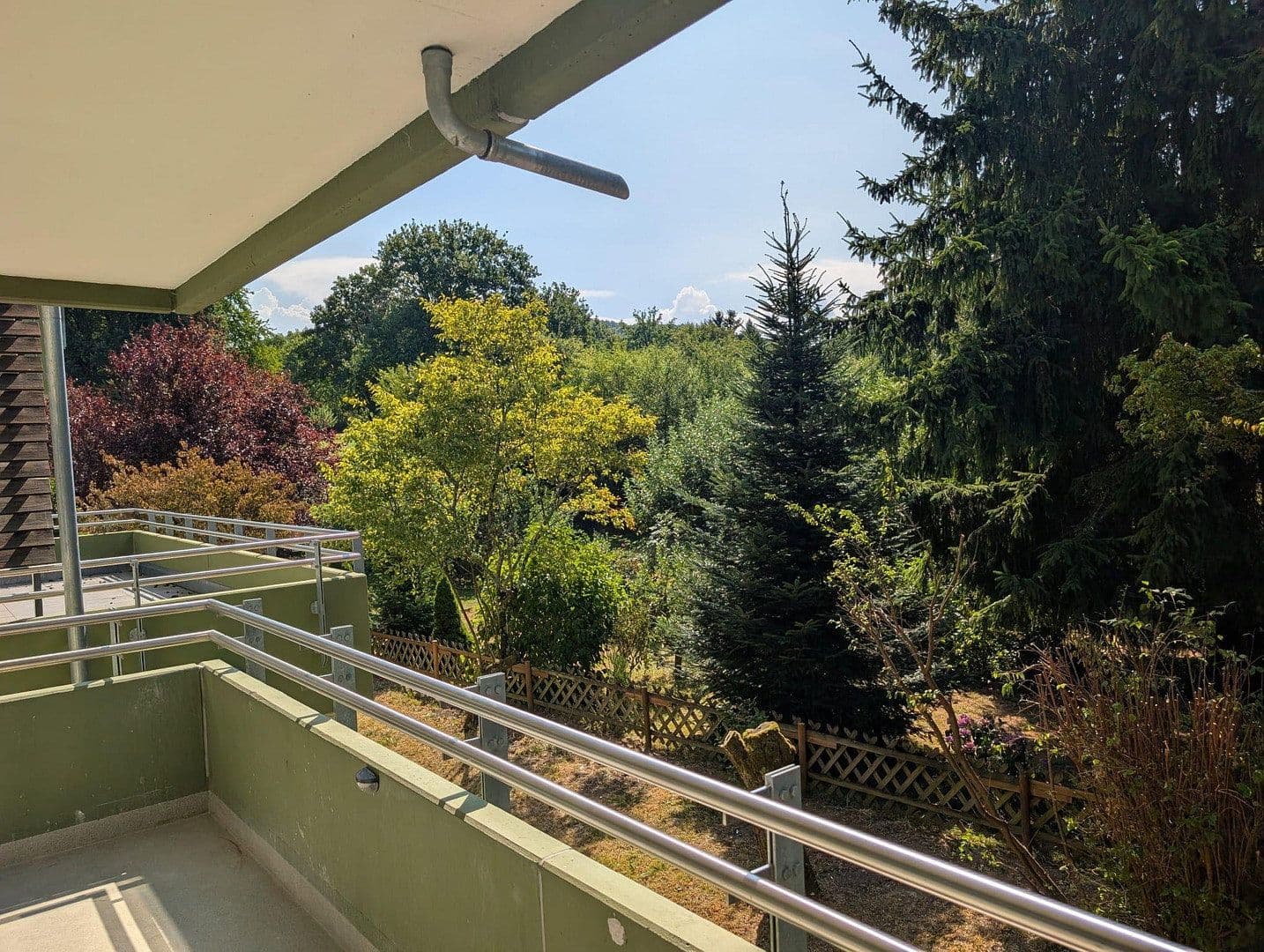 Prenájom bytu 3-izbový 82 m², Baden-Baden, Bádensko-Wurttembersko Prenájom bytu 3-izbový 82 m², Baden-Baden, Bádensko-Wurttembersko