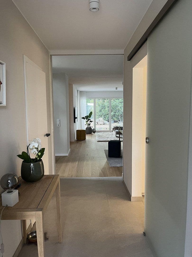 Predaj domu 191 m², pozemok 360 m², Mainz, Porýnie-Falcko Predaj domu 191 m², pozemok 360 m², Mainz, Porýnie-Falcko